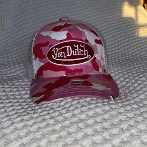 Von Dutch pink camo hat